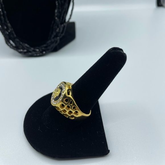 Gold Lion Ring with crystals - Picture 5 of 7